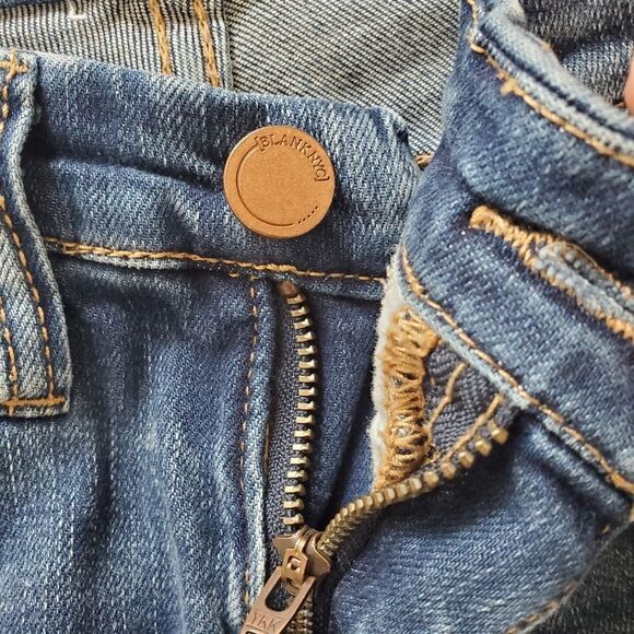 Blank NYC Mid-Rise Skinny Distressed Jeans sz 26x24 - Picture 10 of 12